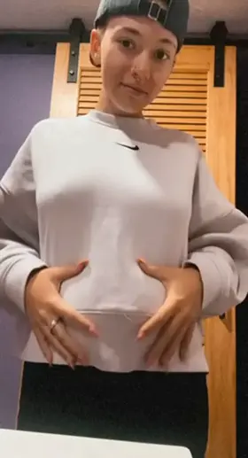 Want to get ready for the gym with me?