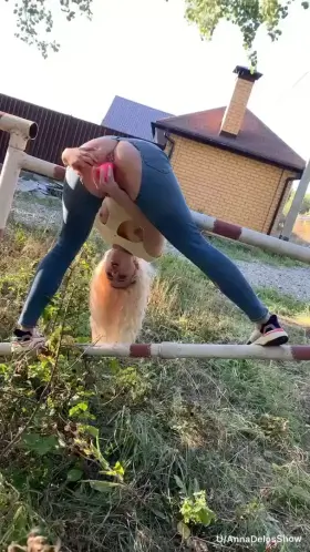 I like to masturbate outdoors , even if near the house