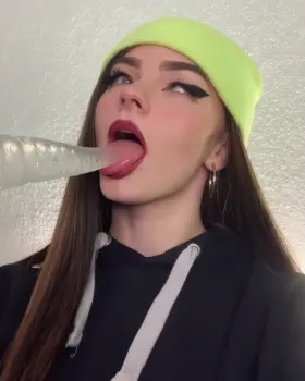 I think the tentacle takes control and I like it 🐙💦