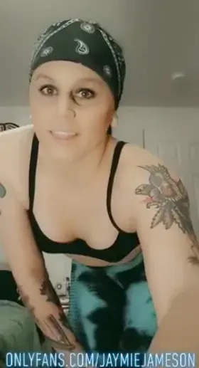 Do you like my new leggings?🤭