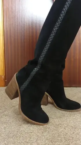 My peachy latex secretary look. (Oc) 🍑