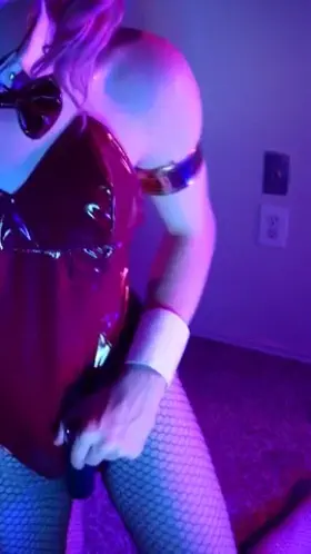 Just vibinnnn tonight. You can join in if you want.