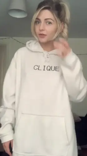 Do you guys like petite girls like me?.. 💓