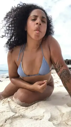 I wish that you’re face was in between my ass cheeckss 🤷🏽‍♀️🍑