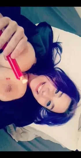 Can I get a hand here 😘😘😘