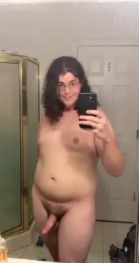 I need to suck a Daddy’s Cock so bad! 😋