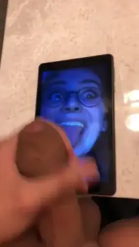 Irl, celeb, toon kik bigbrowncockforsluts