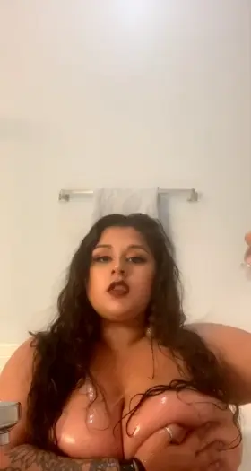 Put your dick in between these Indian titties..