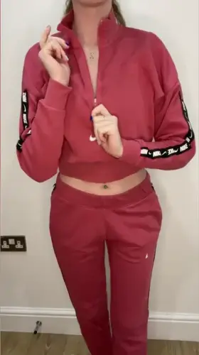 to tease you a little, I'll undress while slowly dancing!🥰