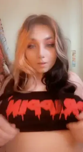 Thick goth titty drop anyone?😘