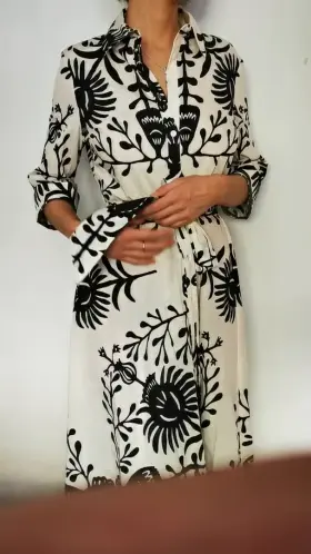 Could you imagine at the beginning what I am hidding under the dress? (OC)