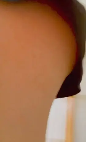 fun fact: I never wear panties under cute skirts 😏👅