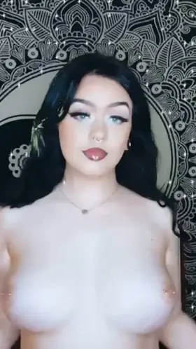 Who wants to play with mommy?