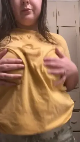 wanna suck on my freshly lotioned triple Ds?