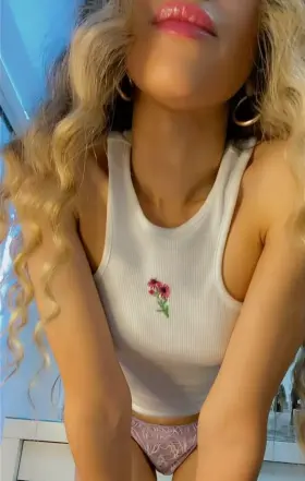 Do u like the front or the back view? Or my attitude…..😉😈