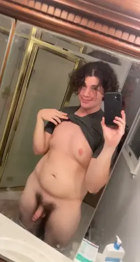 It feels so good saying fuck it and showing my full beautiful naked self online! 🥰