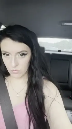 Kinda wishing a sexy daddy in traffic would notice me being a slut and come take advantage of me😈