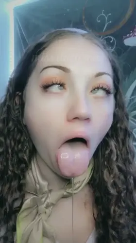 i’m a thirsty girl.💦😩 [self][f]