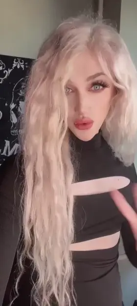 My dress is way too short, don’t you think so?