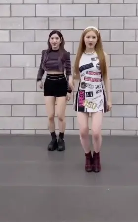 STAYC - Sieun & Sumin