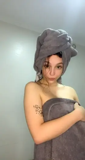 Titty fuck me? [reveal] [19] [oc]