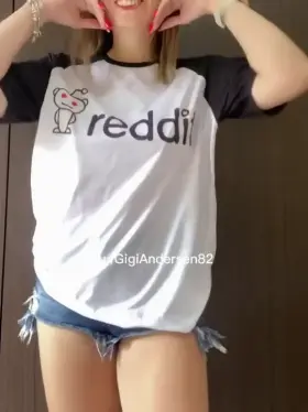 Would you fuck a naughty mom you found on Reddit? 😜 (F40)