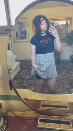 You walk around the corner in the antique shop to see me, presenting myself to you 🥺 What you doing?