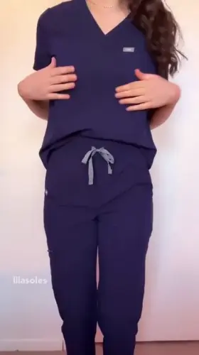 Just here to give you your daily dose of med student tits [f]