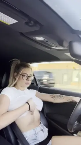 I love distracting daddy in traffic [OC]