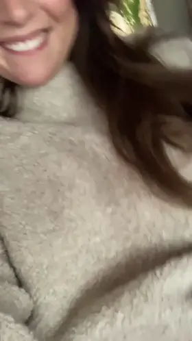 What my coworkers can’t see while I’m on video calls 🤫