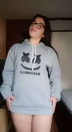 I hope you like white sluts, my pink pussy needs to be eaten