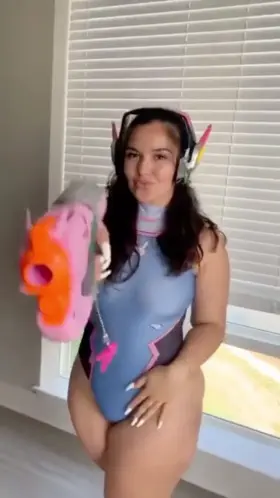 Thick Latina Slut that dedicated her successful onlyfans to BBC boyfriend