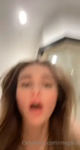 Megnut So Hot Girl - F0lder B3low