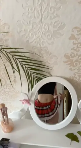 My skirt is too short to cover my ass