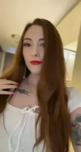 I used to really dislike red lipstick on myself, but I think I finally found my shade 💋 what do you think?