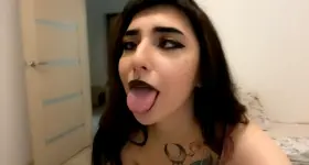 Fill my mouth with your cum 😳🤭