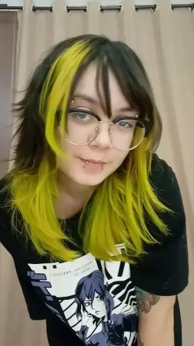 I'm only 4'11 but I can hide 2 massive milkers