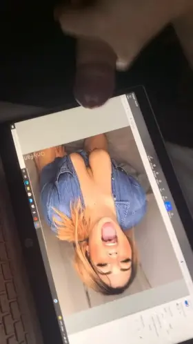 Who’s going to cum tribute me next? 👅