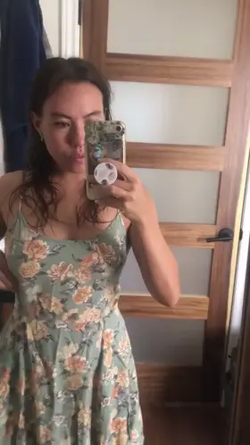 No bra, ho does it look?