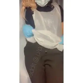 I said I’d get a video for you all in my scrubs at work! So... here it is... I had to be quick! Happy Sunday all 💕