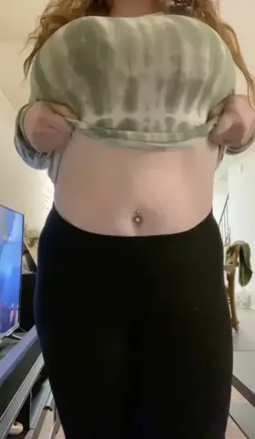 23 yr old . 38 DDD DROP 😘