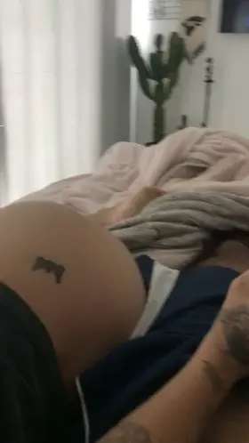 Netflix and handjob 🤤