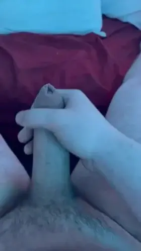 Little pre cum play🤤