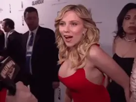 Scarlett Johanssonin that red dress. 2006