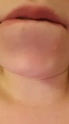 Wanna be my snack? I'll promise to be gentle😜