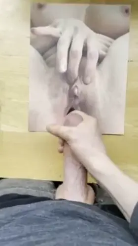 A Fan Cumming Hugely On My Gaping Pussy . Who wants to make me another cum tribute?