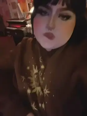 can you pls cum on my tits? 🥺