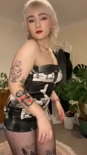 Take me on a date and then use me in the toilets? 🥺