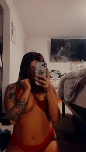 Wana see me play with my pussy next?😈💦 link below!😘