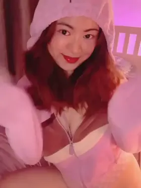 Asian with funsized size 34 feet wants to massage my VIP cock.😜😜